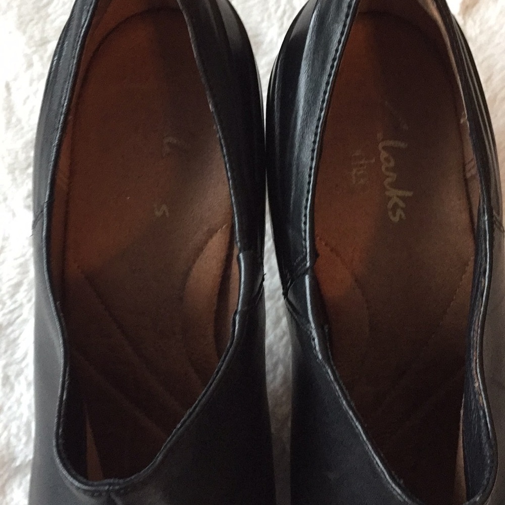 Clarks Leather Booties Sz 8 - Picture 5 of 5